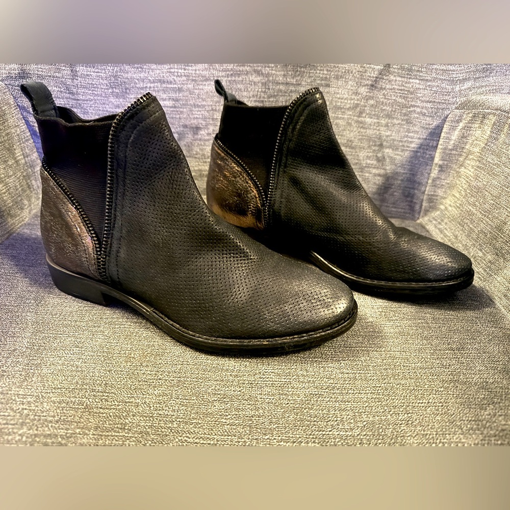 NOW Women’s Black Booties Made in Italy EU 37